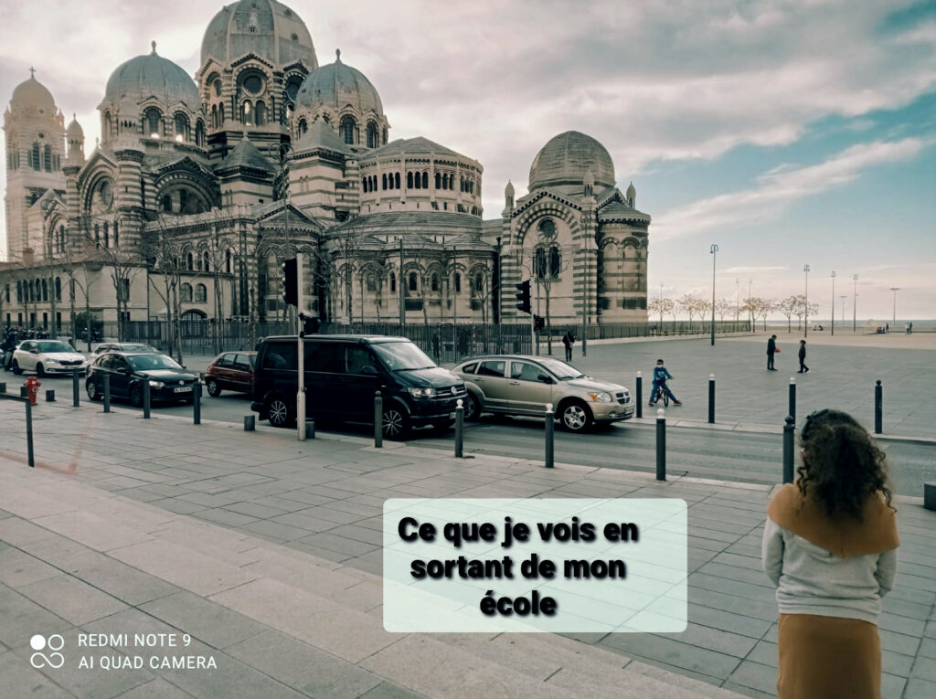 myriam devant la major cathédrale